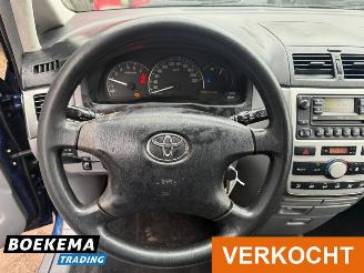 Toyota Avensis-verso 2.0i Linea Luna 6-Persoons Airco Cruise picture 20
