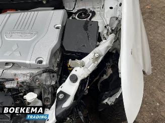 Mitsubishi Outlander 2.4 PHEV Intense+ Pano Leer Stoel/Stuurverw. Navi Camera PDC picture 13