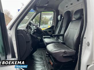 Renault Master T35 2.3 DCI L2H3 3-Pers Navigatie Cruise Airco PDC Trekhaak picture 8
