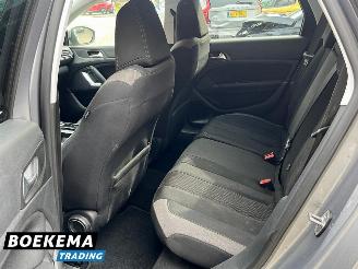 Peugeot 308 SW 1.2 PureTech Style Automaat Navigatie PDC Cruise Trekhaak picture 18
