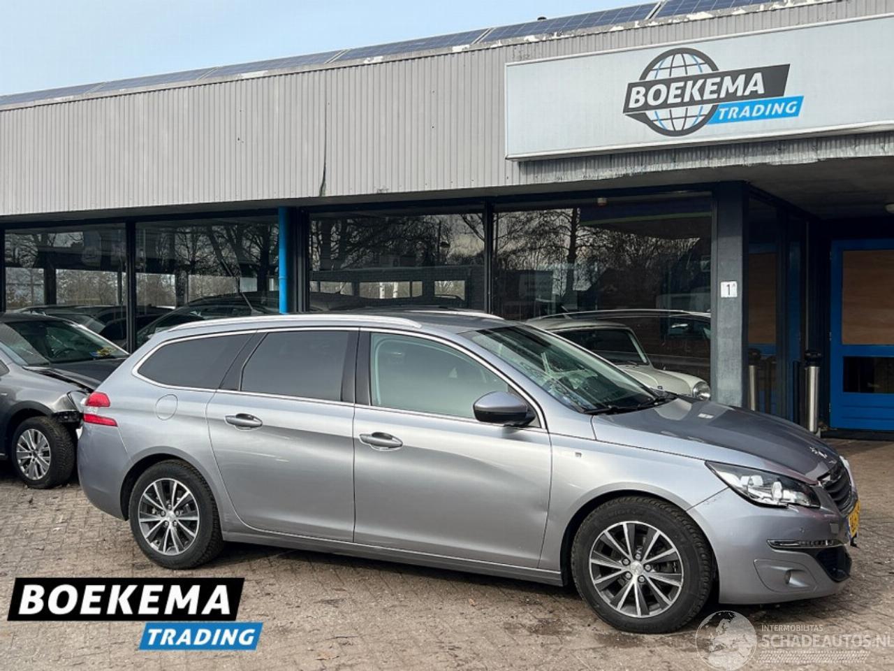 Peugeot 308 SW 1.2 PureTech Style Automaat Navigatie PDC Cruise Trekhaak