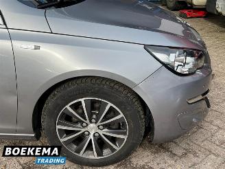 Peugeot 308 SW 1.2 PureTech Style Automaat Navigatie PDC Cruise Trekhaak picture 9