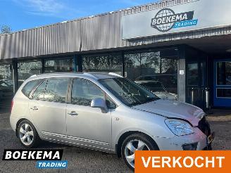 krockskadad bil auto Kia Carens 2.0 CVVT X-clusive 7-Persoons Leer Navigatie Stoelverw. Airco 2007/11