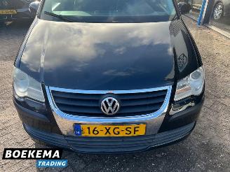 Volkswagen Touran 1.4 TSI 140PK Business Navigatie Cruise Climate picture 5