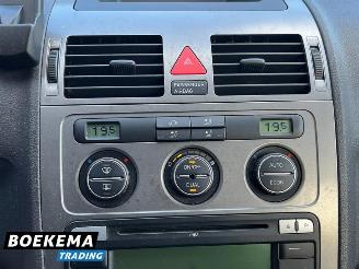 Volkswagen Touran 1.4 TSI 140PK Business Navigatie Cruise Climate picture 17