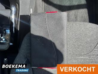 Citroën C3 1.2 PureTech Selection Automaat Navigatie Airco Cruise F1 picture 17