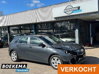 krockskadad bil camper Kia Ceed 1.0 T-GDi DynamicLine Navigatie Camera Keyless 2022/5