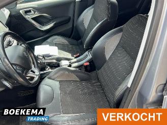Peugeot 2008 1.6 VTi Allure Navigatie picture 16