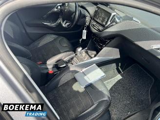 Peugeot 2008 1.6 VTi Allure Navigatie picture 21