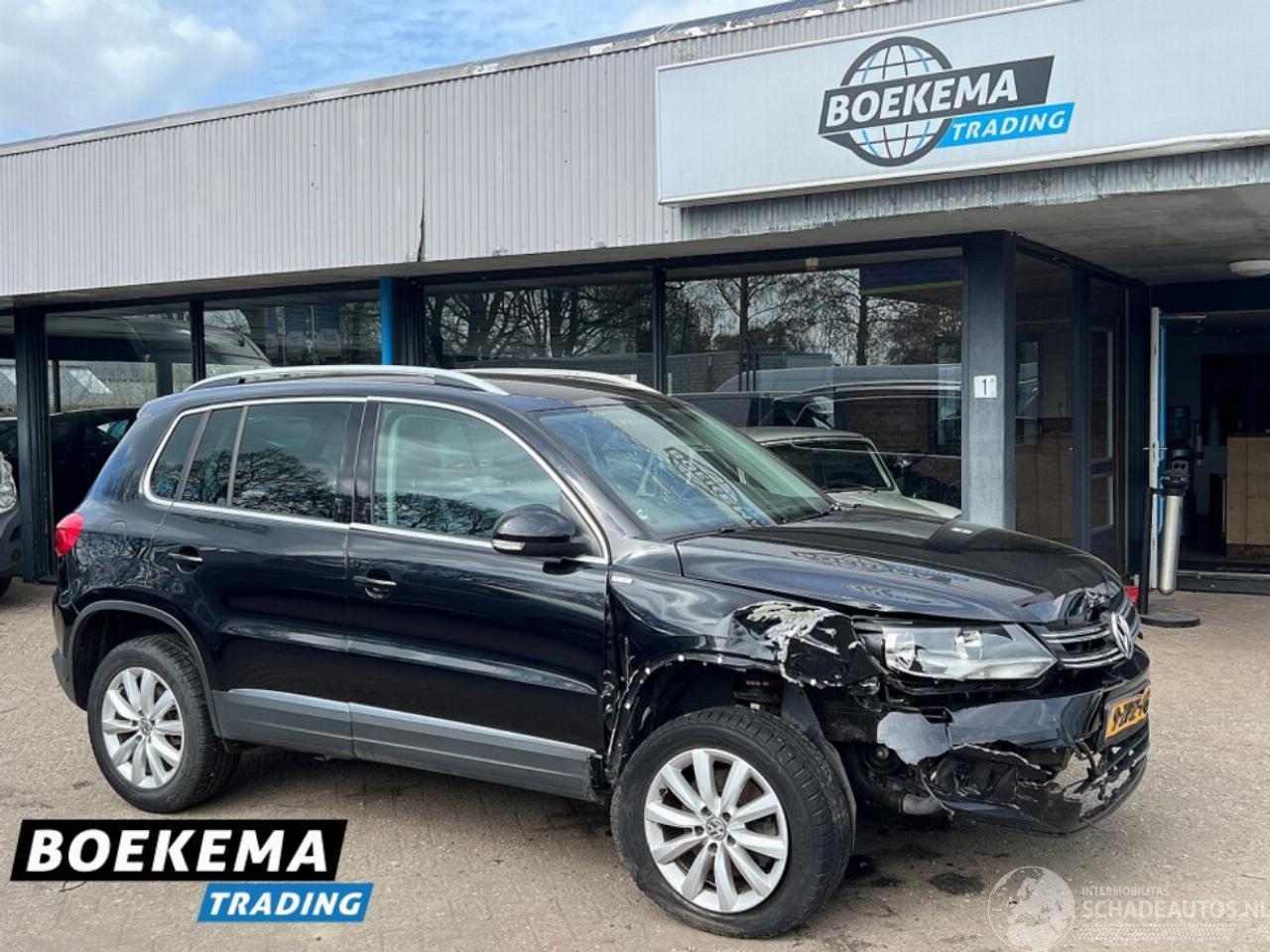 Volkswagen Tiguan 1.4 TSI R-Line DSG Dynaudio Stoelverwarming Climate Cruise