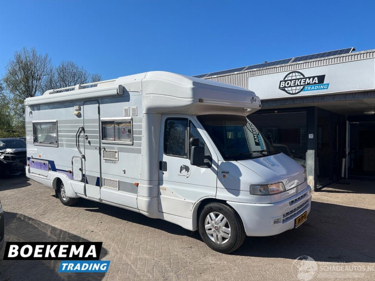 Fendt  L680 Luifel Airco 2xZonnepaneel Fietsendrager Omvormer