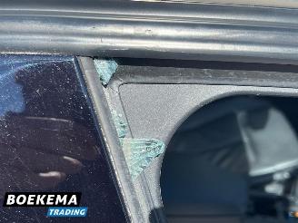 BMW 3-serie 320d xDrive Edition Panorama Leer Automaat Navigatie picture 6