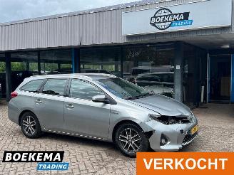 skadebil auto Toyota Auris Touring Sports 1.8 Hybrid Dynamic Navigatie Cruise Climate 2013/11