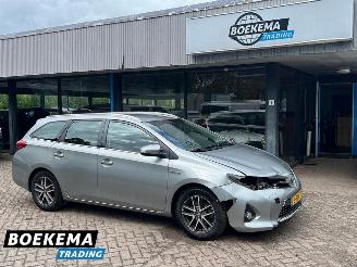 skadebil auto Toyota Auris Touring Sports 1.8 Hybrid Dynamic Navigatie Cruise Climate 2013/11