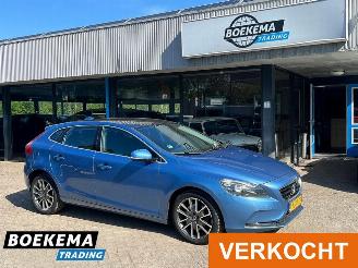 krockskadad bil auto Volvo V-40 2.0 D4 Summum Business Glazen Dak Navigatie Cruise 2014/7