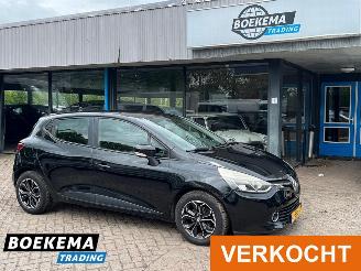 Unfallwagen Renault Clio 1.2 Authentique Navigatie Climate Cruise 2013/8