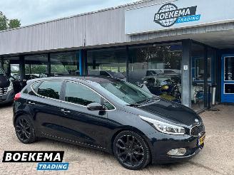 krockskadad bil auto Kia Cee d cee'd 1.6 GDI Business Pack Navigatie Camera Cruise Climate 2013/7