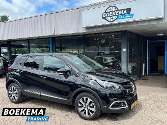 damaged passenger cars Renault Captur 0.9 TCe Dynamique Climate Stoelverwarming Cruise 2015/10