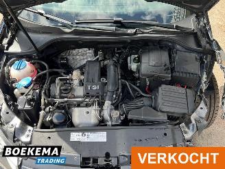 Volkswagen Golf 1.2 TSI Highline DSG Navigatie Climate Cruise 3-Deurs picture 11