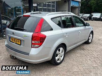 Kia Cee d cee'd 1.4 CVVT Seven Navigatie Airco Cruise Trekhaak picture 2