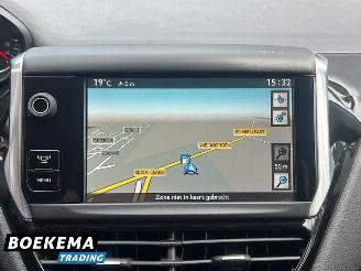 Peugeot 208 1.2 VTi Oxygo Cruise Navi Clima Trekhaak picture 21