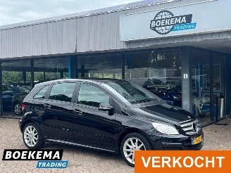 krockskadad bil auto Mercedes B-klasse 160 Business Class Stoelverwarming Navi Trekhaak 2010/10