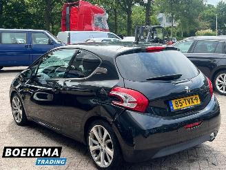 Peugeot 208 1.6 VTi 120PK Allure Stoelverwarming Navi Clima picture 3