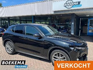 Schadeauto Alfa Romeo Stelvio 2.0 T AWD Super Stoel-/Stuur Verwarming Memory Keyless 2018/6