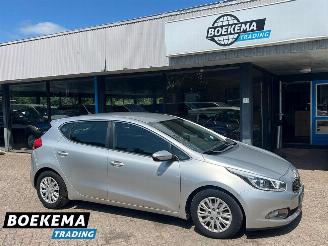 Unfallwagen Kia Cee d cee'd 1.6 GDI 20th Anniversary Navi Cruise control Airco 2013/8