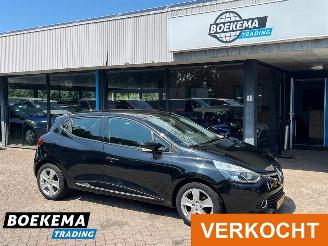 skadebil auto Renault Clio 0.9 TCe Expression Navi Cruise-Control Airco 2013/9