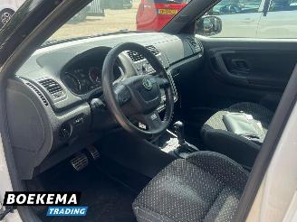 Skoda Fabia 1.4 RS 179PK DSG Open-dak Navigatie Clima picture 11