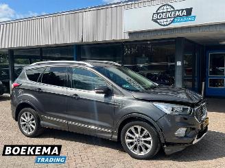 skadebil auto Ford Kuga 1.5 EcoBoost Vignale 180PK Stoel- en stuur verwarming MemoryNavi 2018/1
