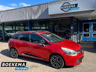 uszkodzony samochody osobowe Renault Clio Estate 0.9 TCe Expression Navigatie Cruise-Control Airco 2014/2