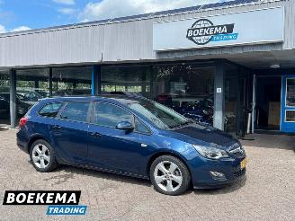 uszkodzony samochody osobowe Opel Astra Sports Tourer 1.6 Edition Automaat Navi Cruise Airco 2011/2