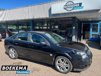 Vaurioauto  passenger cars Opel Vectra 1.8-16V Elegance Clima Elektrische Ramen 2005/4