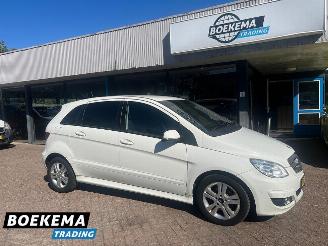 krockskadad bil auto Mercedes B-klasse 180 CDI Navi Clima Leer Speedlimiter 2009/12