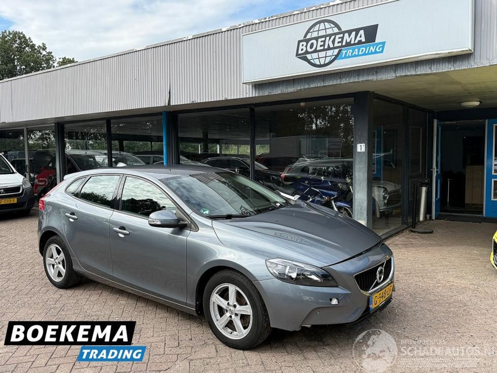 Volvo V-40 2.0 T2 Nordic Navigatie Cruise Climate PDC