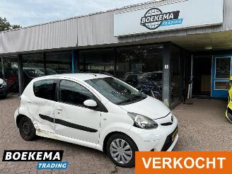 skadebil auto Toyota Aygo 1.0 VVT-i Comfort Airco 5-Deurs Elek-Ramen 2012/4