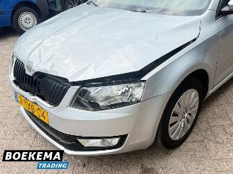 Skoda Octavia Combi 1.2 TSI Ambition Navigatie Cruise Climate picture 7
