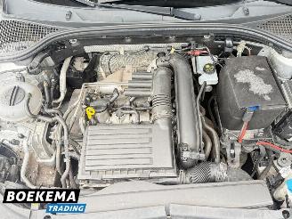 Skoda Octavia Combi 1.2 TSI Ambition Navigatie Cruise Climate picture 9