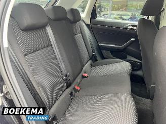 Volkswagen Polo 1.0 Highline Navigatie Cruise Airco 5-Deurs picture 14
