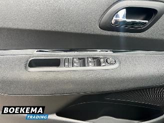 Peugeot 5008 1.6 THP Active Automaat 165PK Panorama Cruise Navi Clima picture 18