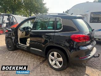 Volkswagen Tiguan 1.4 TSI R-Line Panorama Navigatie Leer Stoelverwarming picture 3