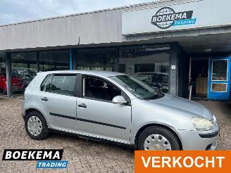 damaged passenger cars Volkswagen Golf 1.6 Trendline 5-deurs Navi Airco 2005/1