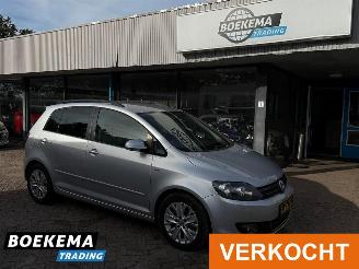 krockskadad bil auto Volkswagen Golf plus 1.6 TDI Highline DSG Stoelverwarming Trekhaak 2013/5