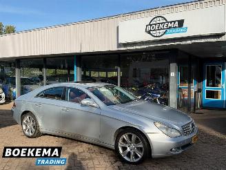 skadebil auto Mercedes CLS 500 V8 Open-Dak Harman/Kardon Memory Keyless Luchtvering 2005/1