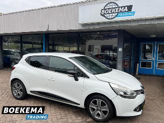 Unfallwagen Renault Clio 0.9 TCe Night&Day Navi Cruise Airco Bass Reflex 2015/9