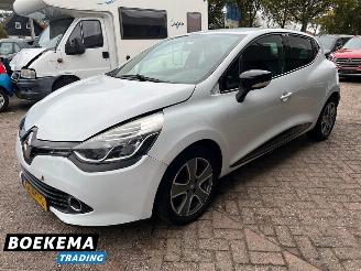 Renault Clio 0.9 TCe Night&Day Navi Cruise Airco Bass Reflex picture 4