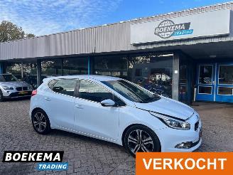 krockskadad bil auto Kia Cee d cee'd 1.6 GDI Plus Pack Leer Navi Cruise Clima 2012/8