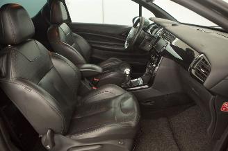 Citroën DS3 1.6 e-HDi So Chic picture 23